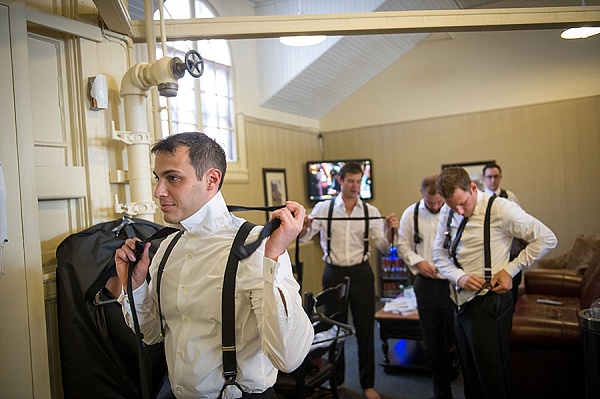 Baltimore Country Club Wedding || Artful Weddings Photography || Charm City Wed || www.charmcitywed.com