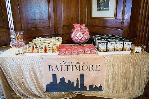 Baltimore Country Club Wedding || Artful Weddings Photography || Charm City Wed || www.charmcitywed.com