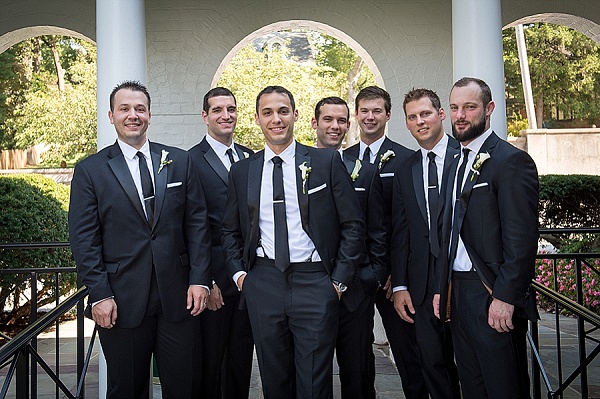 Baltimore Country Club Wedding || Artful Weddings Photography || Charm City Wed || www.charmcitywed.com