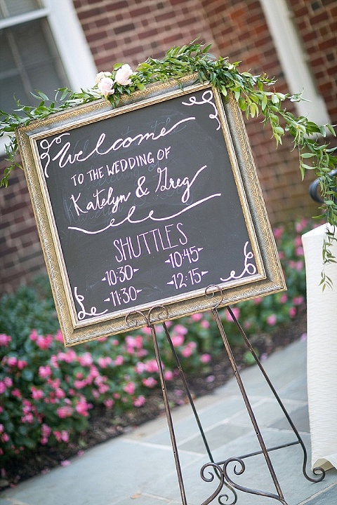 Baltimore Country Club Wedding || Artful Weddings Photography || Charm City Wed || www.charmcitywed.com