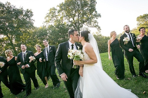 Baltimore Country Club Wedding || Artful Weddings Photography || Charm City Wed || www.charmcitywed.com