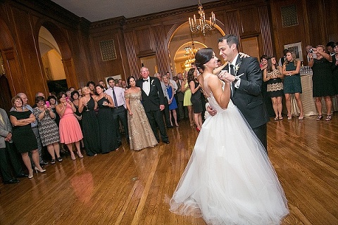 Baltimore Country Club Wedding || Artful Weddings Photography || Charm City Wed || www.charmcitywed.com