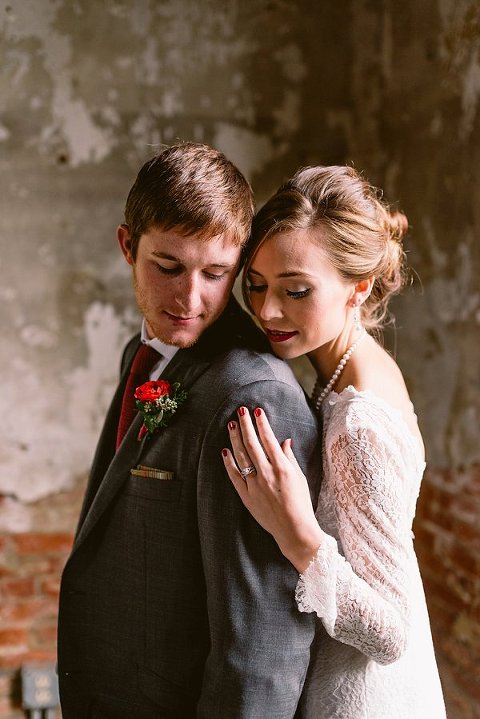 Christmas Wedding Inspiration || Bekah Kay Creative || Charm City Wed || www.charmcitywed.com