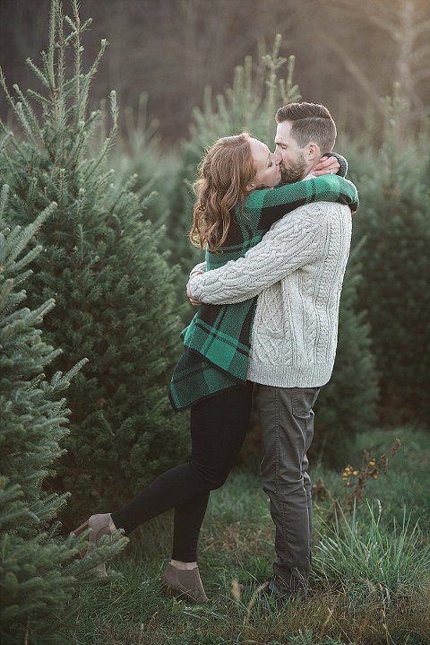 Gaver Tree Farm Engagement Session || Shannon Bishop Photography || Charm City Wed || www.charmcitywed.com