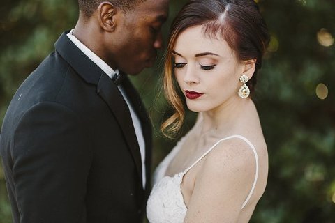 Maryland Christmas Wedding Styled Shoot || Kate Ann Photography || Pop the Cork Designs || Charm City Wed || www.charmcitywed.com