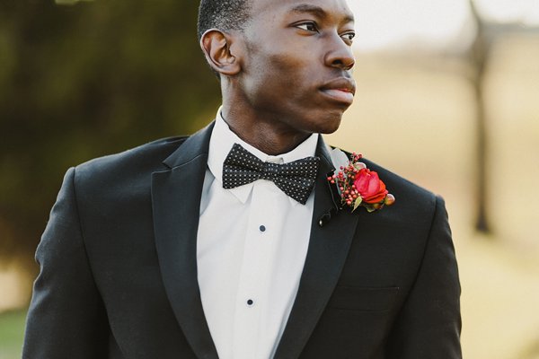 Maryland Christmas Wedding Styled Shoot || Kate Ann Photography || Pop the Cork Designs || Charm City Wed || www.charmcitywed.com