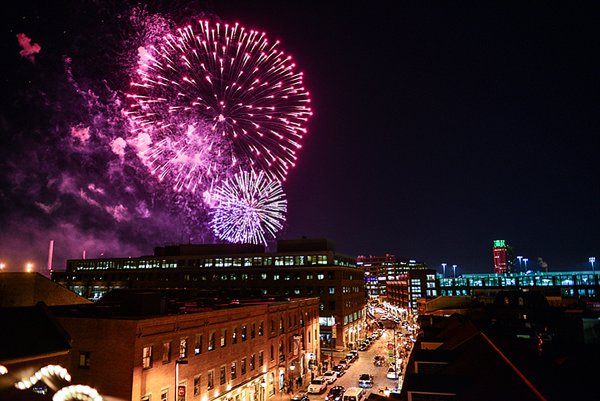 NYE Wedding at the Admiral Fell Inn || Kathleen Hertel Photography || Charm City Wed || www.charmcitywed.com