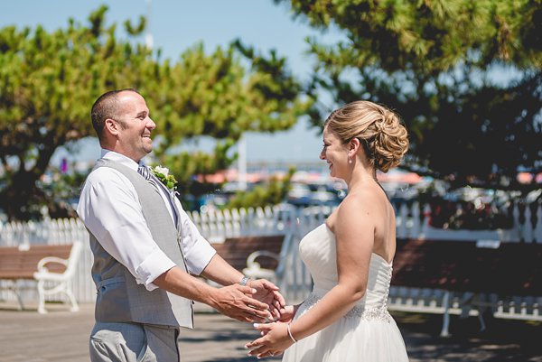Ocean City Boardwalk wedding photos || Leah Rhianne Photography || Charm City Wed || www.charmcitywed.com