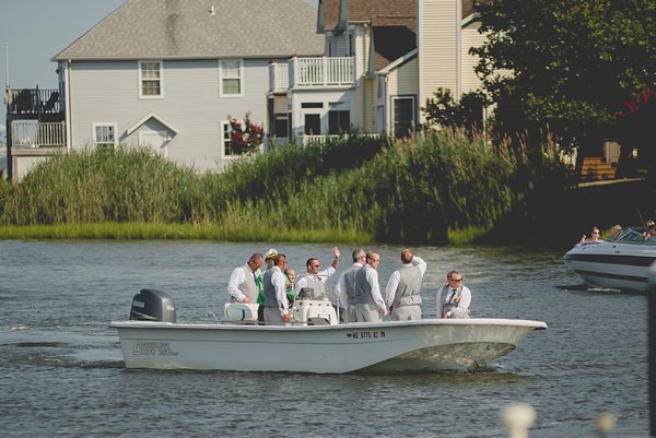 Ocean Pines Yacht Club wedding photos || Leah Rhianne Photography || Charm City Wed || www.charmcitywed.com