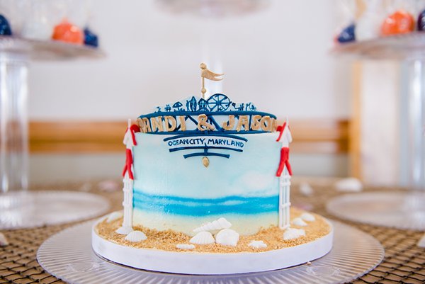 Ocean Pines Yacht Club wedding photos || Leah Rhianne Photography || Charm City Wed || www.charmcitywed.com