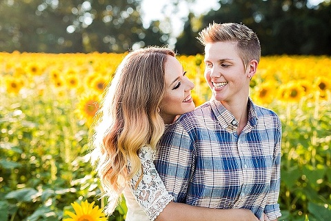 Sunflower Engagement Session || Photography by Brea || Charm City Wed || www.charmcitywed.com