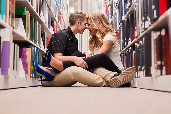 Sunflower Engagement Session || Photography by Brea || Charm City Wed || www.charmcitywed.com