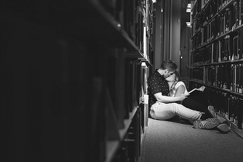 Sunflower Engagement Session || Photography by Brea || Charm City Wed || www.charmcitywed.com