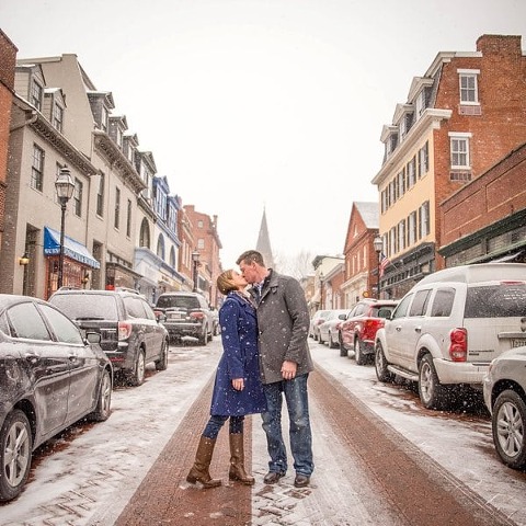 Snowy Annapolis Engagement Session || Photos from the Harty || Charm City Wed || www.charmcitywed.com