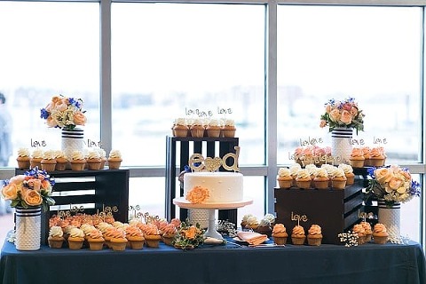 Baltimore Museum of Industry Wedding || TPoz Photography || Charm City Wed || www.charmcitywed.com