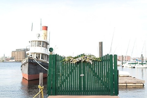Baltimore Museum of Industry Wedding || TPoz Photography || Charm City Wed || www.charmcitywed.com