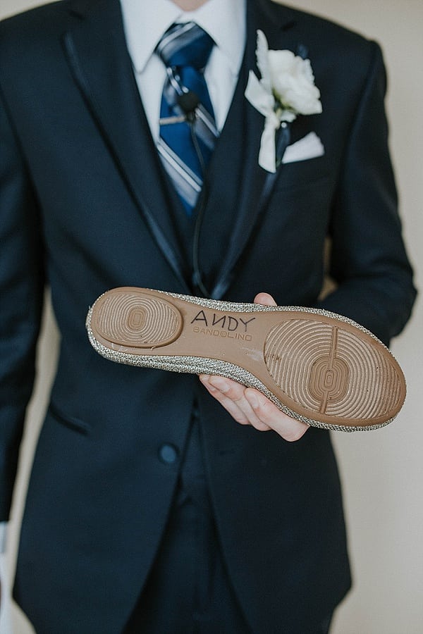 Chesapeake Inn Winter Wedding || Sarah Brookhart Photography || Charm City Wed || www.charmcitywed.com