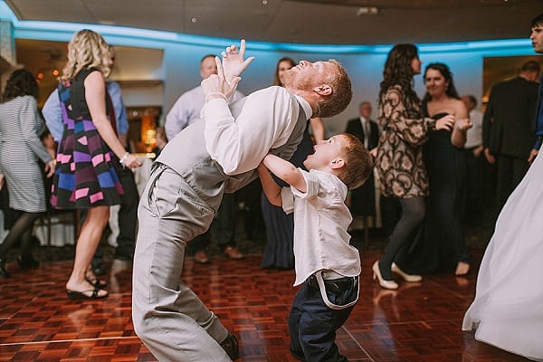 Chesapeake Inn Winter Wedding || Sarah Brookhart Photography || Charm City Wed || www.charmcitywed.com