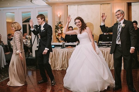 Chesapeake Inn Winter Wedding || Sarah Brookhart Photography || Charm City Wed || www.charmcitywed.com