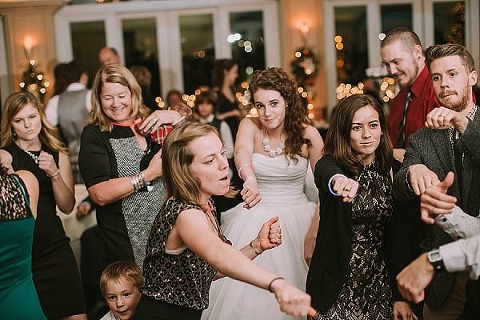 Chesapeake Inn Winter Wedding || Sarah Brookhart Photography || Charm City Wed || www.charmcitywed.com