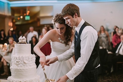 Chesapeake Inn Winter Wedding || Sarah Brookhart Photography || Charm City Wed || www.charmcitywed.com