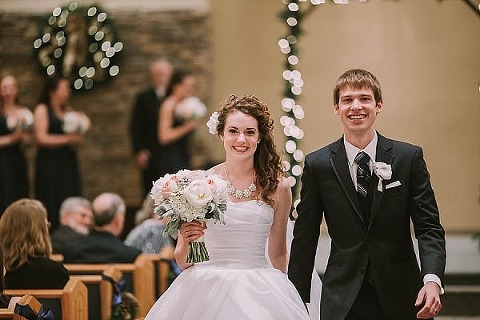 Chesapeake Inn Winter Wedding || Sarah Brookhart Photography || Charm City Wed || www.charmcitywed.com