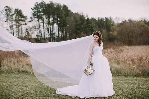 Chesapeake Inn Winter Wedding || Sarah Brookhart Photography || Charm City Wed || www.charmcitywed.com