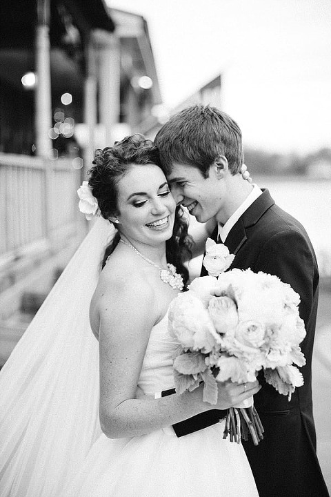 Chesapeake Inn Winter Wedding || Sarah Brookhart Photography || Charm City Wed || www.charmcitywed.com