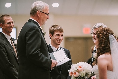 Chesapeake Inn Winter Wedding || Sarah Brookhart Photography || Charm City Wed || www.charmcitywed.com
