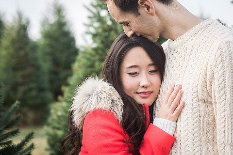 Gaver-Christmas-Tree-Farm-Engagement-Session_AlysiaandJasonPhotography_CharmCityWed_0017.jpg