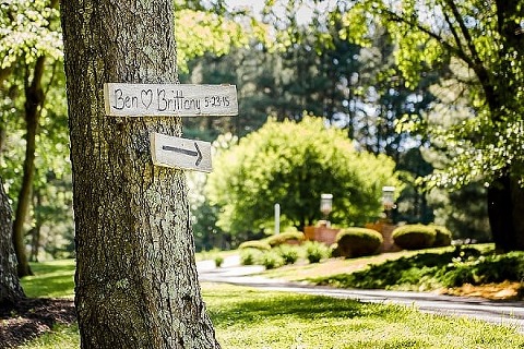 Greendale Farm Wedding || Leah Rhianne Photography || Charm City Wed || www.charmcitywed.com