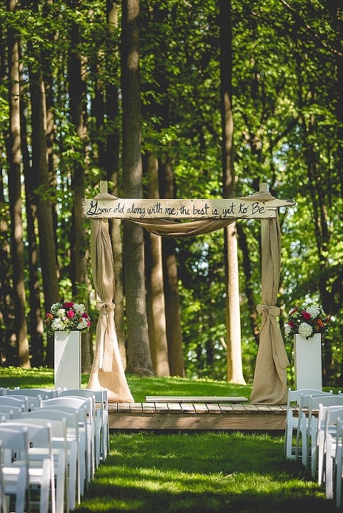 Greendale Farm Wedding || Leah Rhianne Photography || Charm City Wed || www.charmcitywed.com