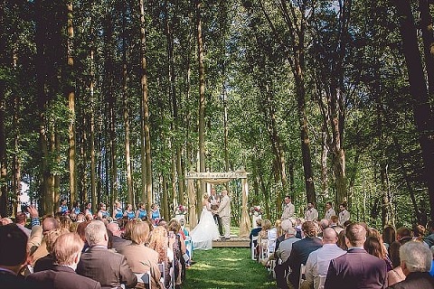 Greendale Farm Wedding || Leah Rhianne Photography || Charm City Wed || www.charmcitywed.com