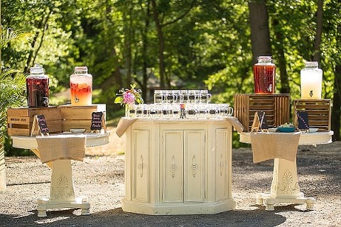 Greendale Farm Wedding || Leah Rhianne Photography || Charm City Wed || www.charmcitywed.com