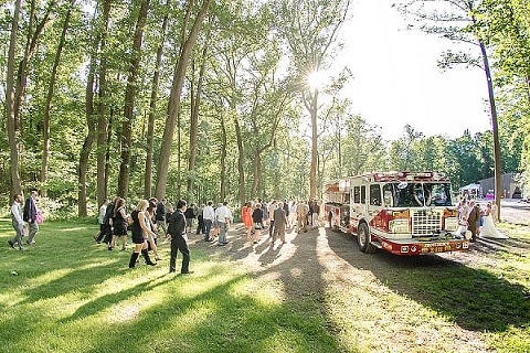 Greendale Farm Wedding || Leah Rhianne Photography || Charm City Wed || www.charmcitywed.com