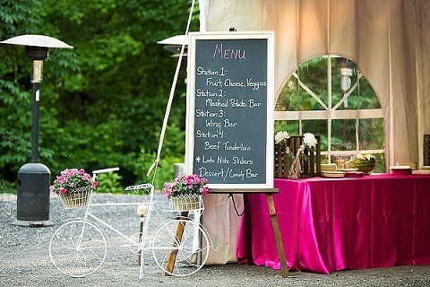 Greendale Farm Wedding || Leah Rhianne Photography || Charm City Wed || www.charmcitywed.com
