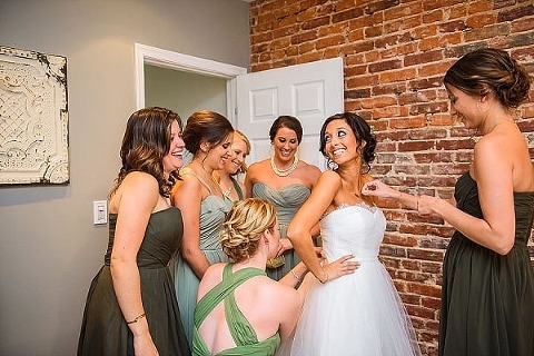 Mt Washington Mill Dye House Wedding || Annabelle Dando Photography || Charm City Wed || www.charmcitywed.com