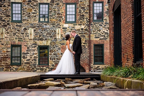 Mt Washington Mill Dye House Wedding || Annabelle Dando Photography || Charm City Wed || www.charmcitywed.com Mt Washington Mill Dye House Wedding || Annabelle Dando Photography || Charm City Wed || www.charmcitywed.com