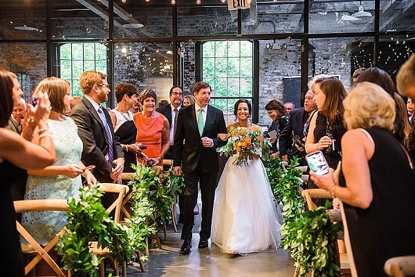 Mt Washington Mill Dye House Wedding || Annabelle Dando Photography || Charm City Wed || www.charmcitywed.com Mt Washington Mill Dye House Wedding || Annabelle Dando Photography || Charm City Wed || www.charmcitywed.com