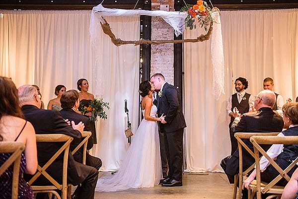 Mt Washington Mill Dye House Wedding || Annabelle Dando Photography || Charm City Wed || www.charmcitywed.com Mt Washington Mill Dye House Wedding || Annabelle Dando Photography || Charm City Wed || www.charmcitywed.com