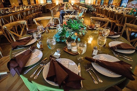 Mt Washington Mill Dye House Wedding || Annabelle Dando Photography || Charm City Wed || www.charmcitywed.com