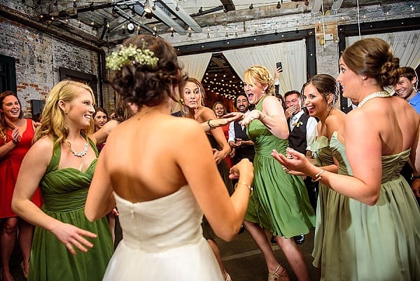 Mt Washington Mill Dye House Wedding || Annabelle Dando Photography || Charm City Wed || www.charmcitywed.com Mt Washington Mill Dye House Wedding || Annabelle Dando Photography || Charm City Wed || www.charmcitywed.com