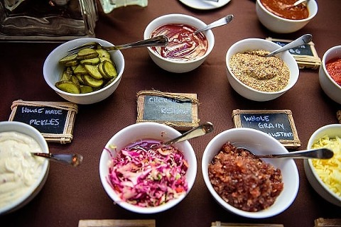 Mt Washington Mill Dye House Wedding || Annabelle Dando Photography || Charm City Wed || www.charmcitywed.com