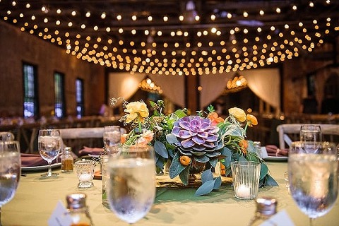 Mt Washington Mill Dye House Wedding || Annabelle Dando Photography || Charm City Wed || www.charmcitywed.com