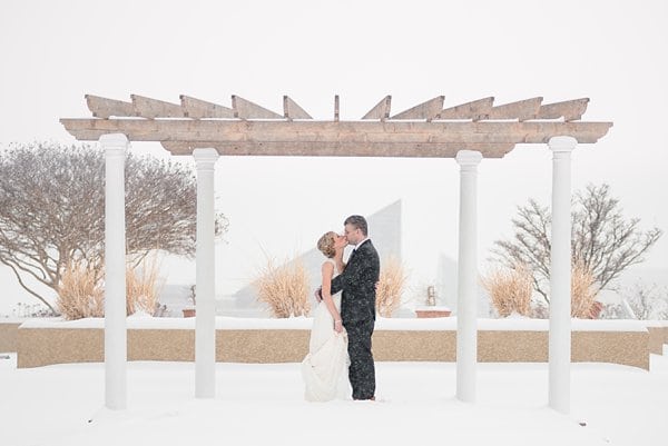Snowy BMI Wedding in Baltimore || Leah Rhianne Photography || Charm City Wed || www.charmcitywed.com Snowy BMI Wedding in Baltimore || Leah Rhianne Photography || Charm City Wed || www.charmcitywed.com