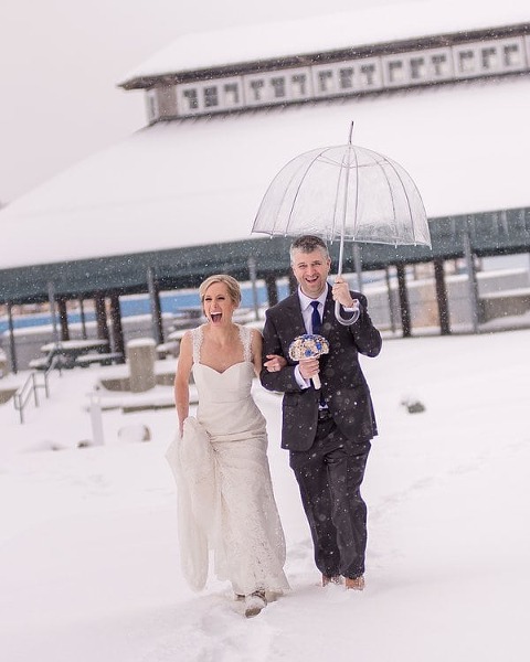  Snowy BMI Wedding in Baltimore || Leah Rhianne Photography || Charm City Wed || www.charmcitywed.com