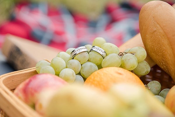 Brookside Gardens Engagement Session || Ashley Marie Photography || Charm City Wed || www.charmcitywed.com