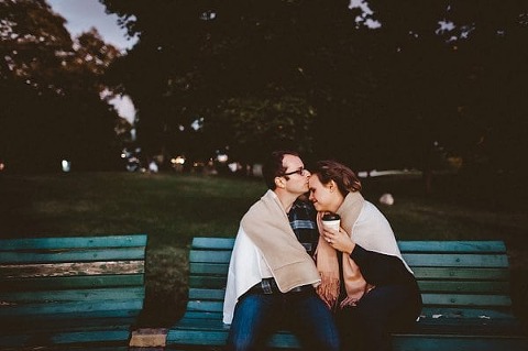 Downtown Baltimore Engagement Session || Thread+Feather Photography || Charm City Wed || www.charmcitywed.com