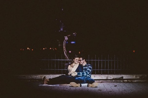 Downtown Baltimore Engagement Session || Thread+Feather Photography || Charm City Wed || www.charmcitywed.com