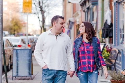 Fells Point Waterfront Engagement || Kirsten Smith Photography || Charm City Wed || www.charmcitywed.com